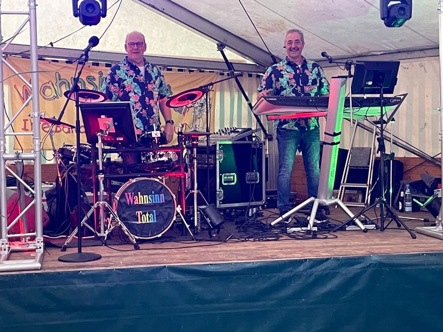 Wahnsinn Total live im Festzelt